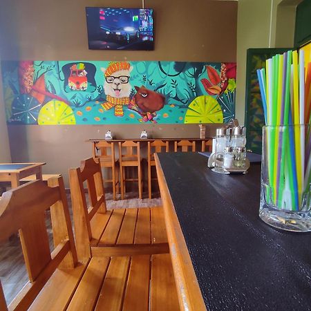 Saint Peter'S Llama Hostal La Paz Bagian luar foto