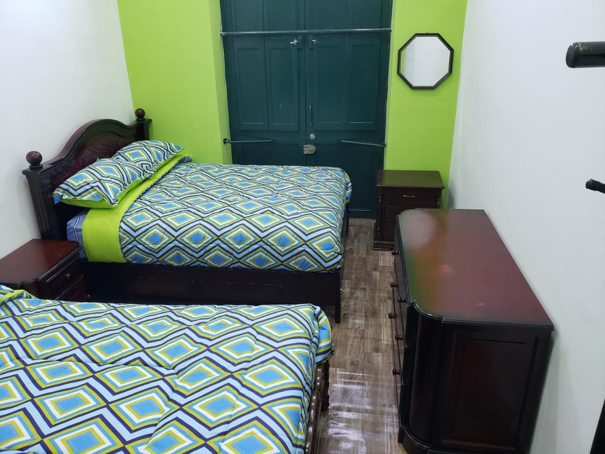 Saint Peter'S Llama Hostal La Paz Bagian luar foto