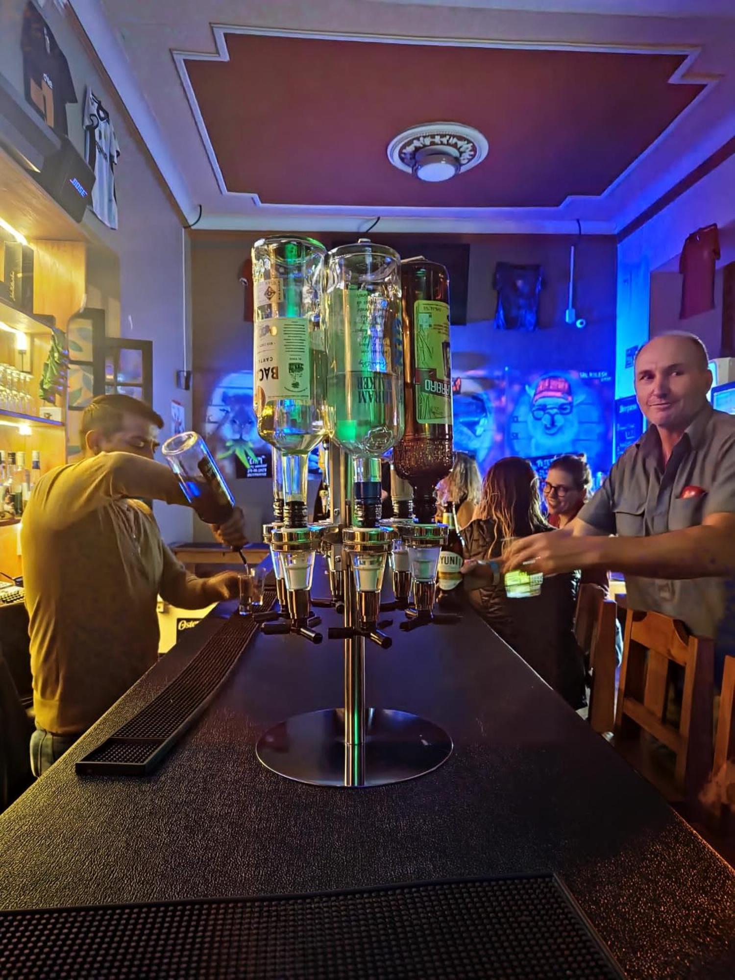 Saint Peter'S Llama Hostal La Paz Bagian luar foto